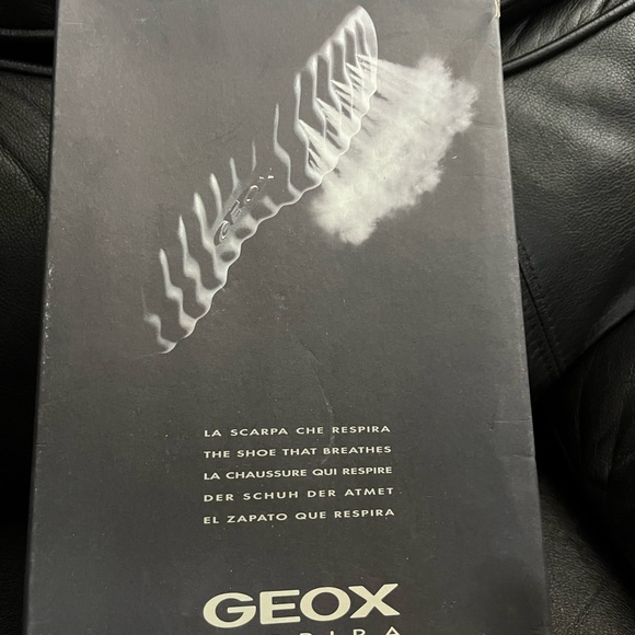 Woman’s size 8 shoes - Picture 6 of 8